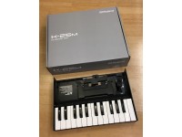 <b>Roland K-25M Teclado com 25 notas para módulos Roland Boutique</b> <b>Roland K-25M Teclado com 25 notas para módulos Roland Boutique</b>